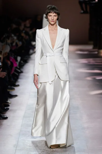 Look 1